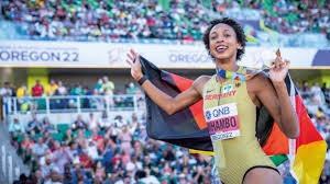 解析“下风期”自救：当连续一个月没有盈利时，职业选手的心理重建。（走出下风期：职业选手在连续一个月无盈利时的心理重建）