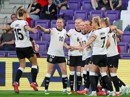 里夫斯38+8东契奇35+11 湖人击败独行侠全胜晋级