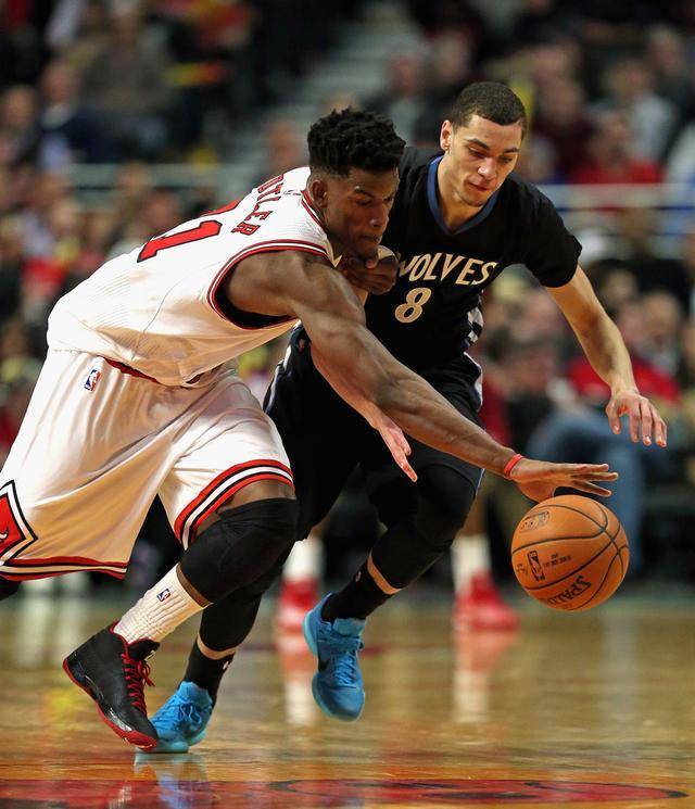 在旗杆附近 在旗杆附近