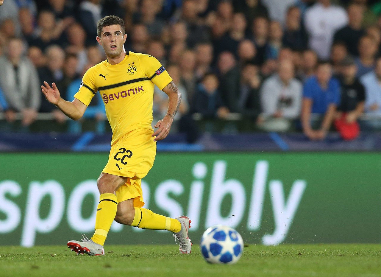 他们通过高 他们通过高